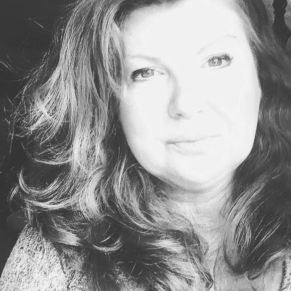 Meet your Posher, Sheila - Picture 1 of 1